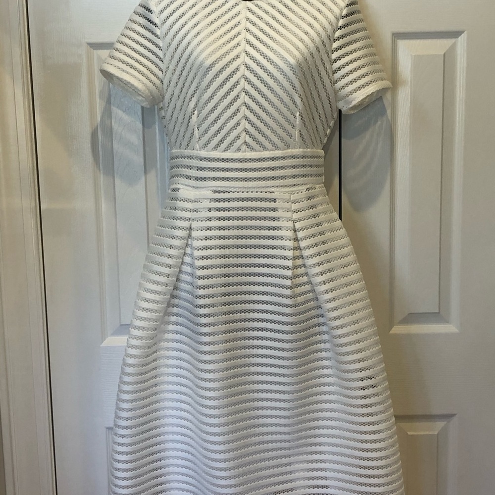 BOOHOO White Dress - Picture 3 of 5